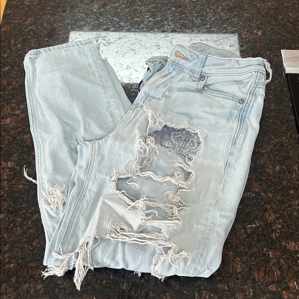 American Eagle Outfitters Light Blue Distressed Boyfriend Jeans